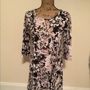 MSK PETITE multicolored 3/4 sleeve. Good condition. Size PM